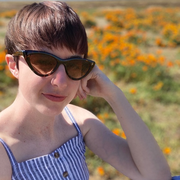 Meet your Posher, Julianne - Picture 1 of 1